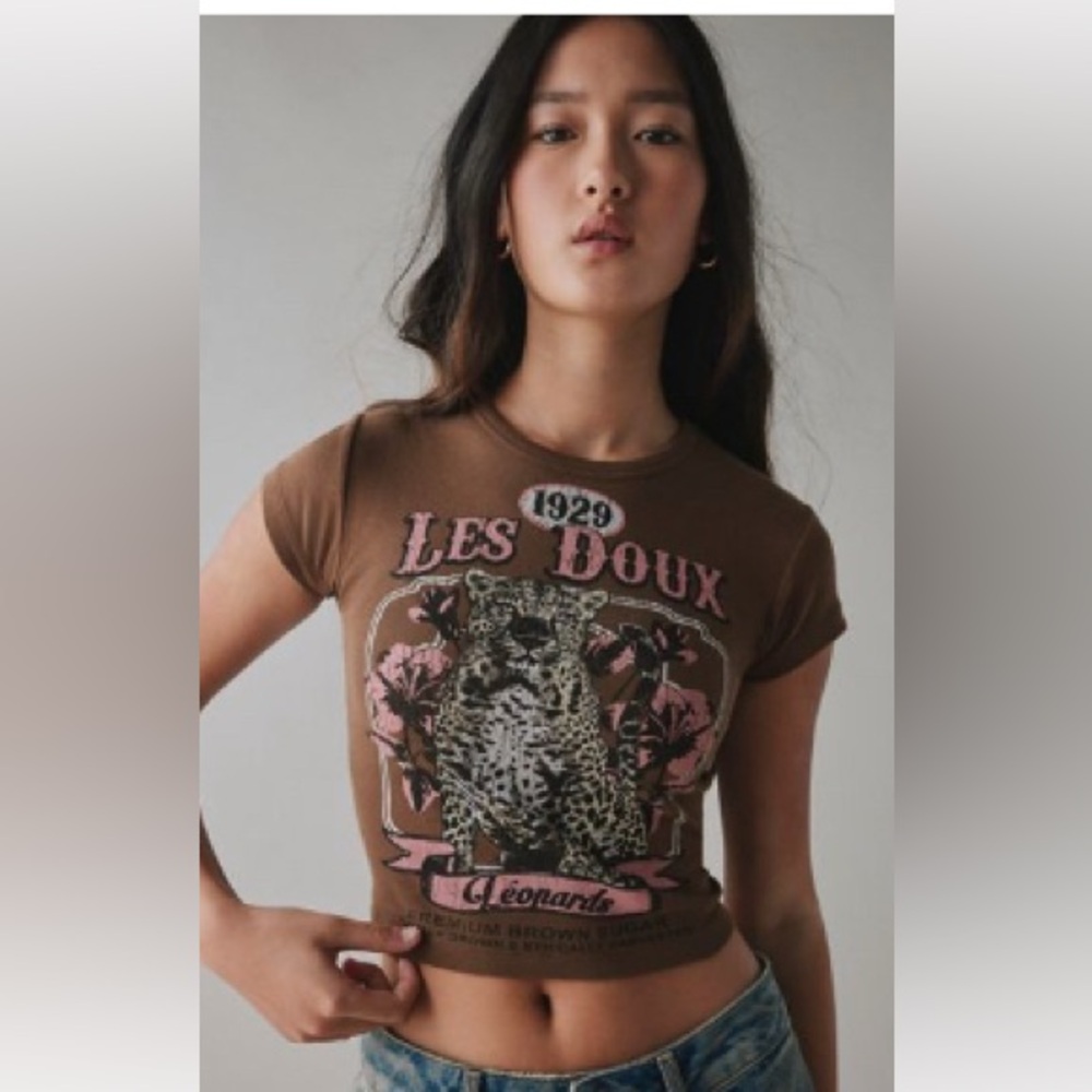 Urban Outfitters Brown Graphic Baby Tee with Leopard Design